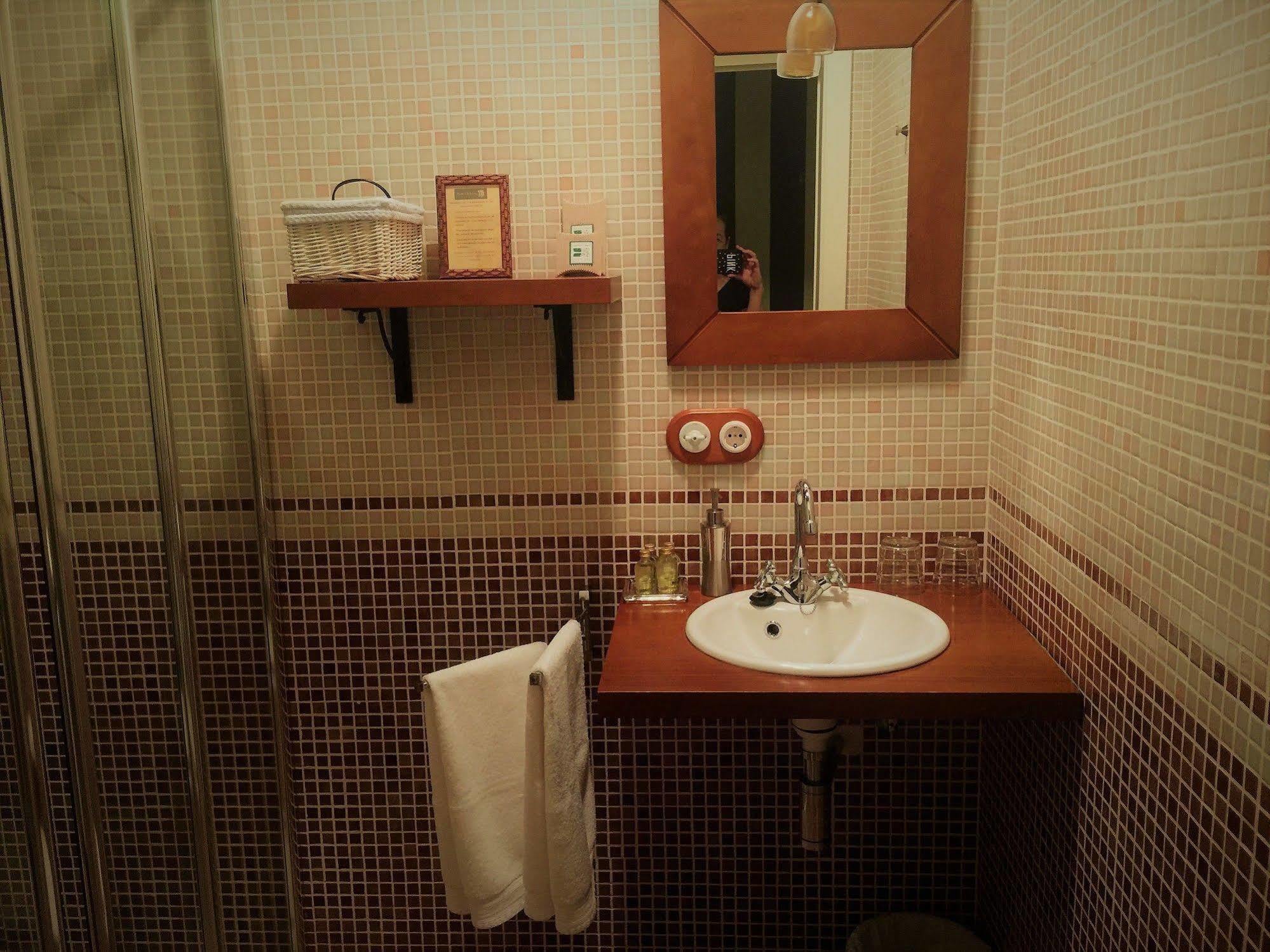 Hotel Os Tres Teixos Adelán Esterno foto
