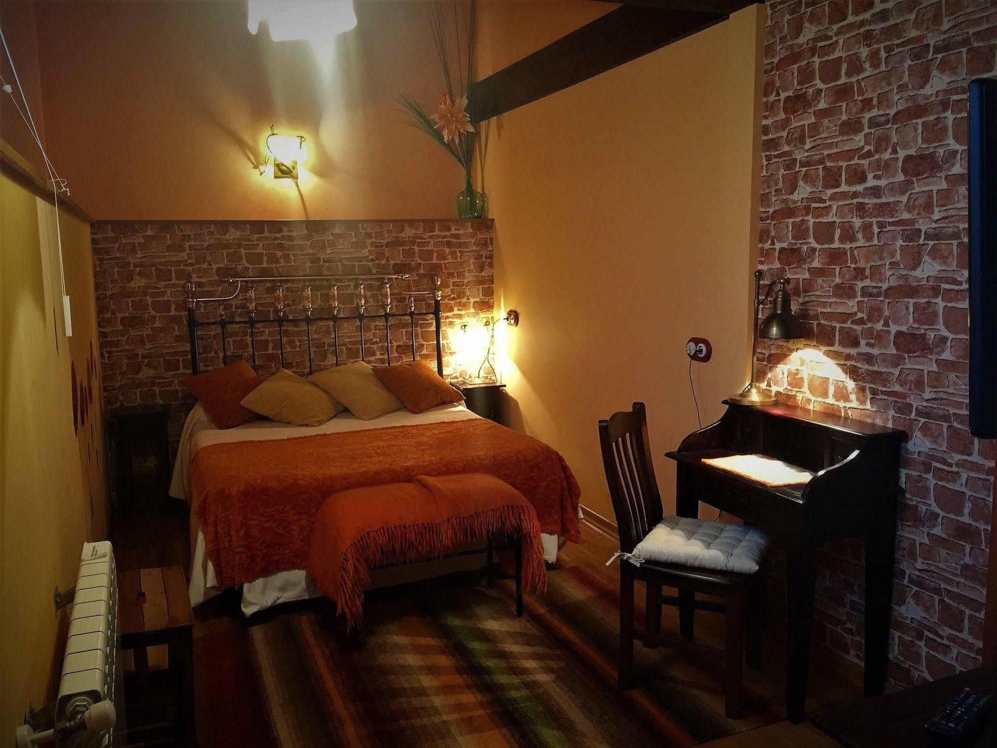 Hotel Os Tres Teixos Adelán Esterno foto