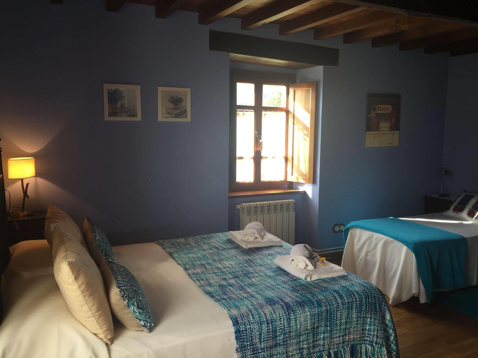 Hotel Os Tres Teixos Adelán Esterno foto