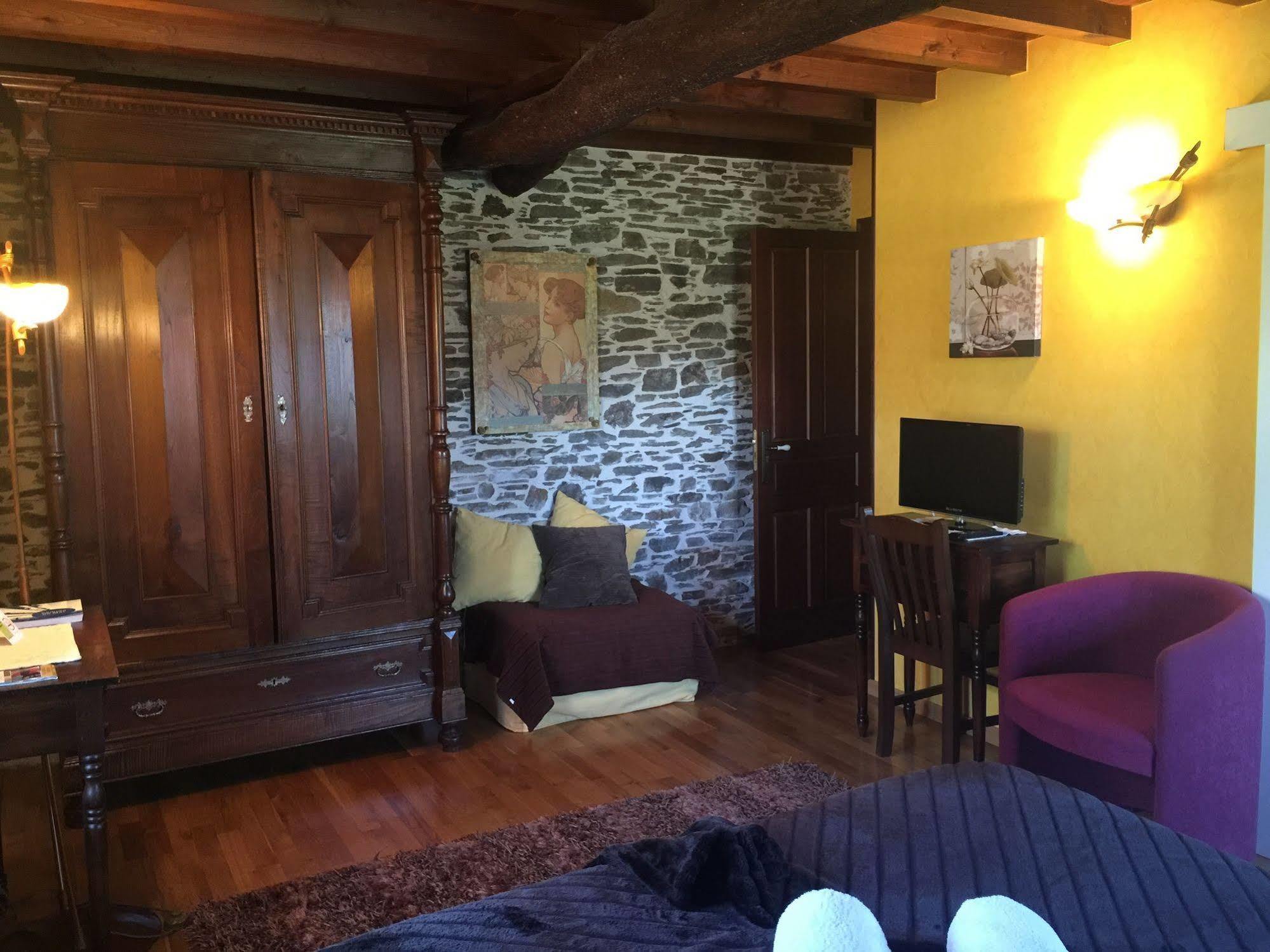Hotel Os Tres Teixos Adelán Esterno foto